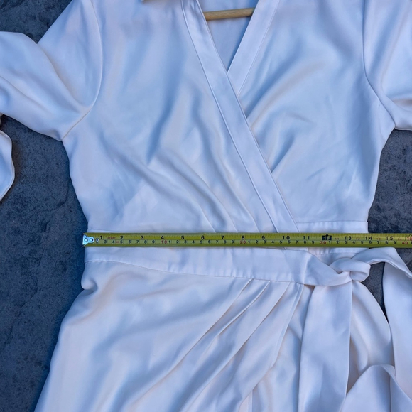 Lauren Ralph Lauren Double-Faced Georgette
Wrap Dress cream - Picture 9 of 10